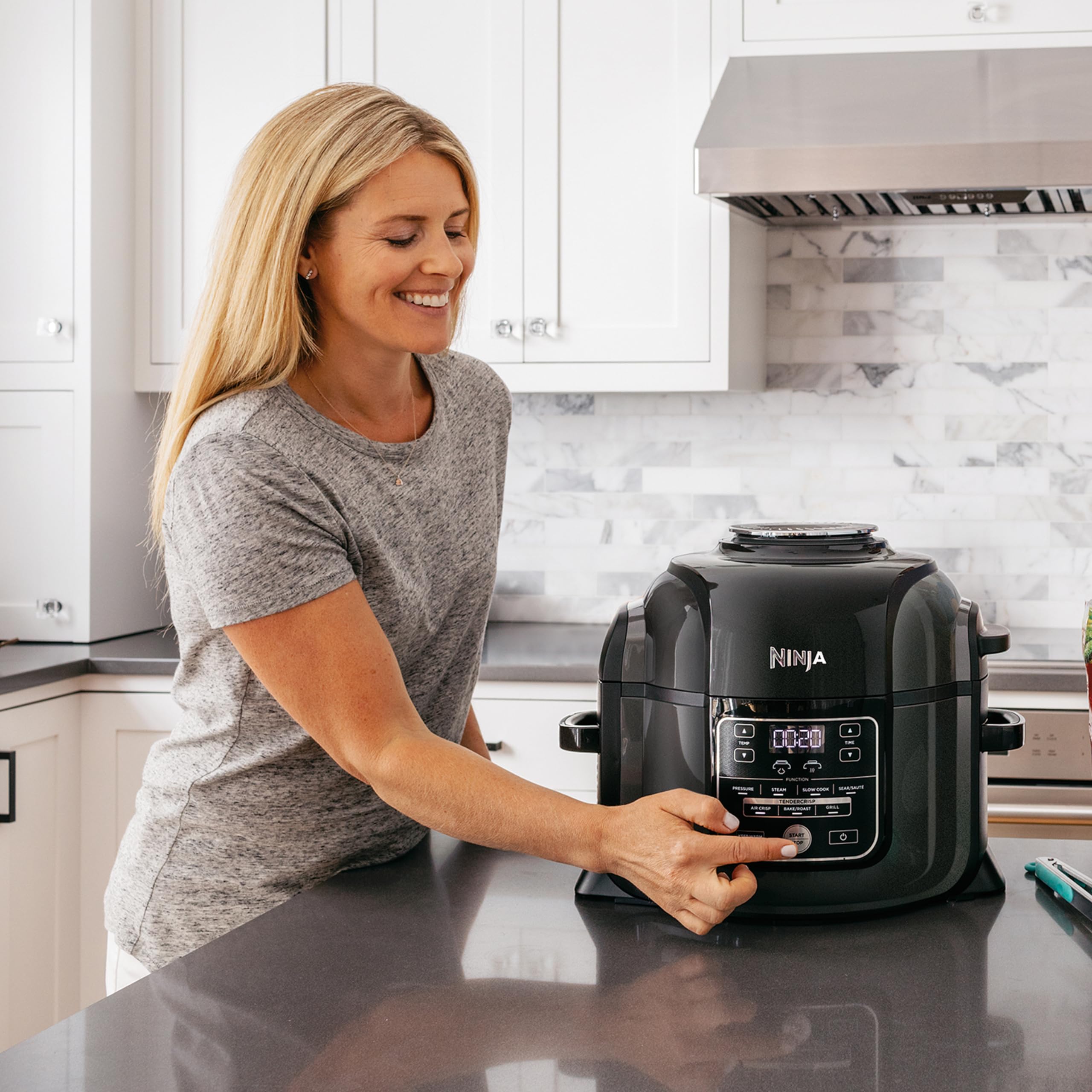 Ninja OP300EU Foodi Multikocher Schnellkochtopf und Heißluftfritteuse, Tender-Crisp Technologie Multi-Cooker, 1460, Edelstahl, 6 liters, Schwarz und Grau